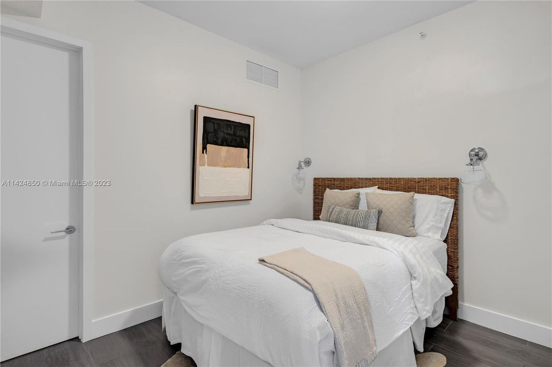 Recently Sold: $5,650,000 (2 beds, 3 baths, 2019 Square Feet)