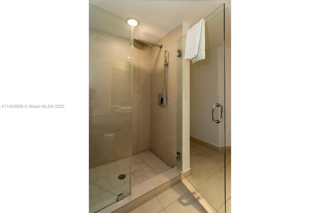 Recently Sold: $674,500 (1 beds, 1 baths, 841 Square Feet)