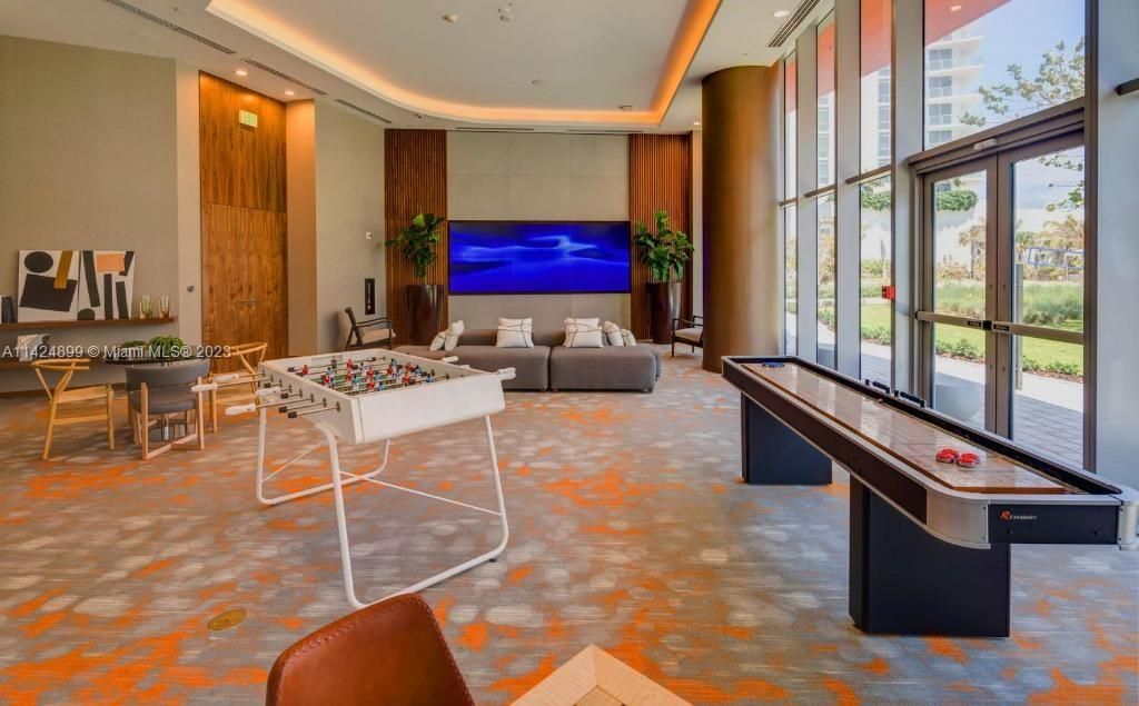 Recently Sold: $674,500 (1 beds, 1 baths, 841 Square Feet)