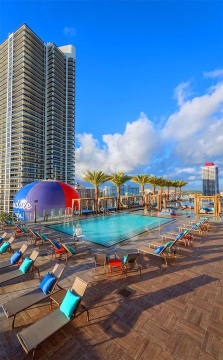 Recently Sold: $674,500 (1 beds, 1 baths, 841 Square Feet)