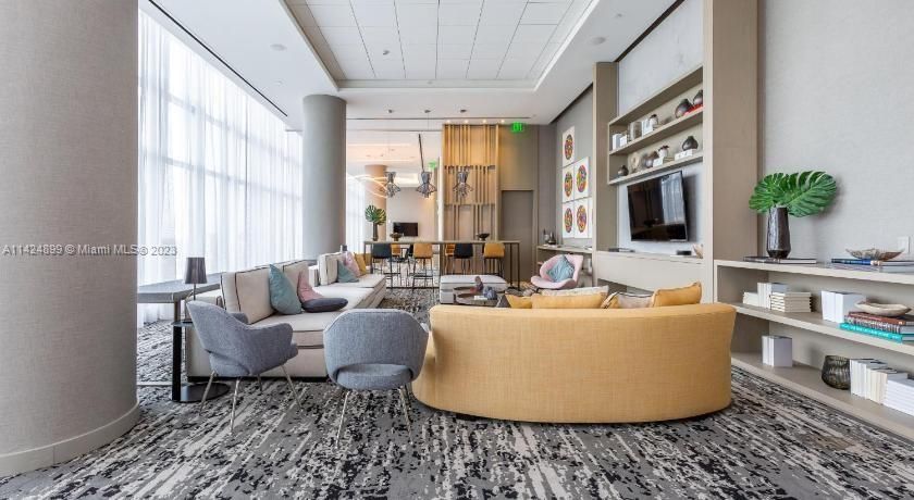 Recently Sold: $674,500 (1 beds, 1 baths, 841 Square Feet)