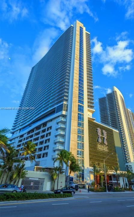 Recently Sold: $674,500 (1 beds, 1 baths, 841 Square Feet)