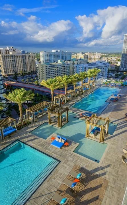 Recently Sold: $674,500 (1 beds, 1 baths, 841 Square Feet)