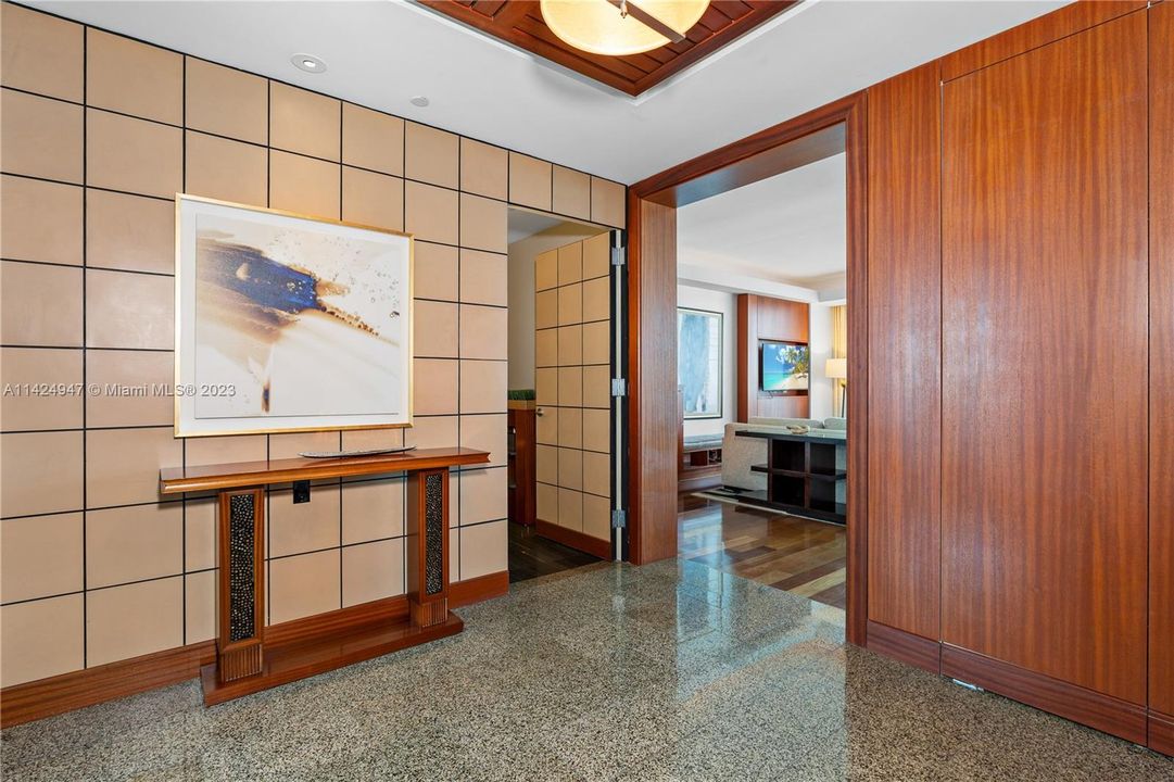 最近售出: $1,975,000 (1 贝兹, 1 浴室, 1147 平方英尺)