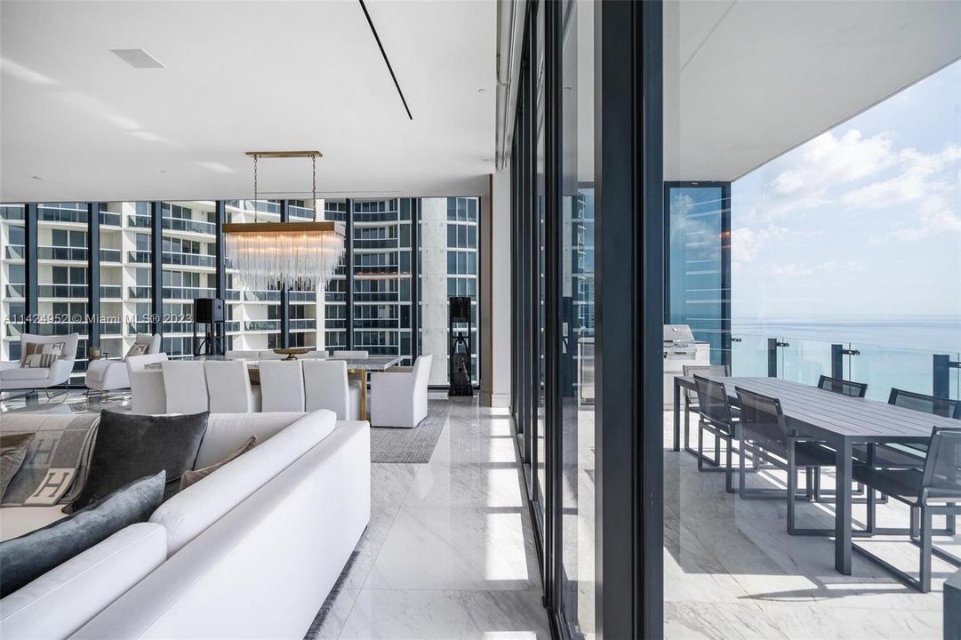 Recently Sold: $6,000,000 (3 beds, 3 baths, 3195 Square Feet)