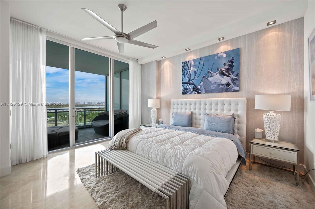 Recently Sold: $3,200,000 (2 beds, 2 baths, 2009 Square Feet)