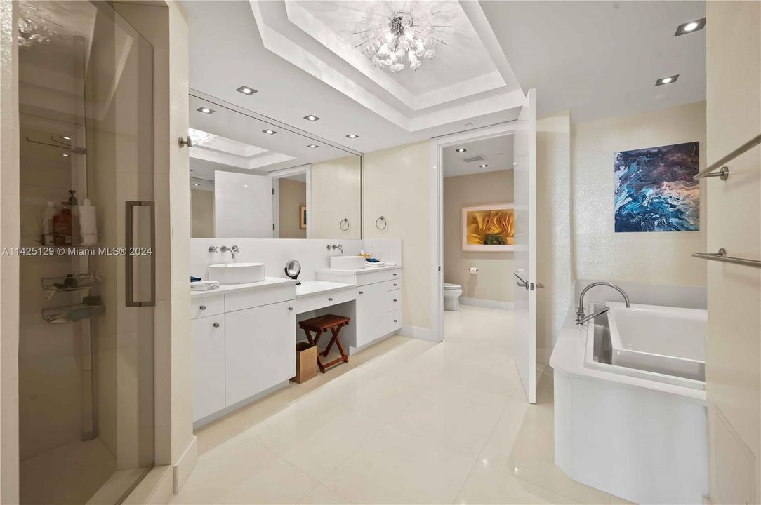 Recently Sold: $3,200,000 (2 beds, 2 baths, 2009 Square Feet)