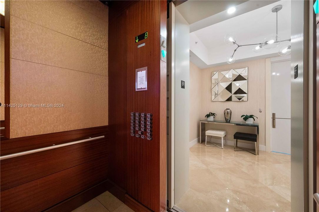 Recently Sold: $3,200,000 (2 beds, 2 baths, 2009 Square Feet)