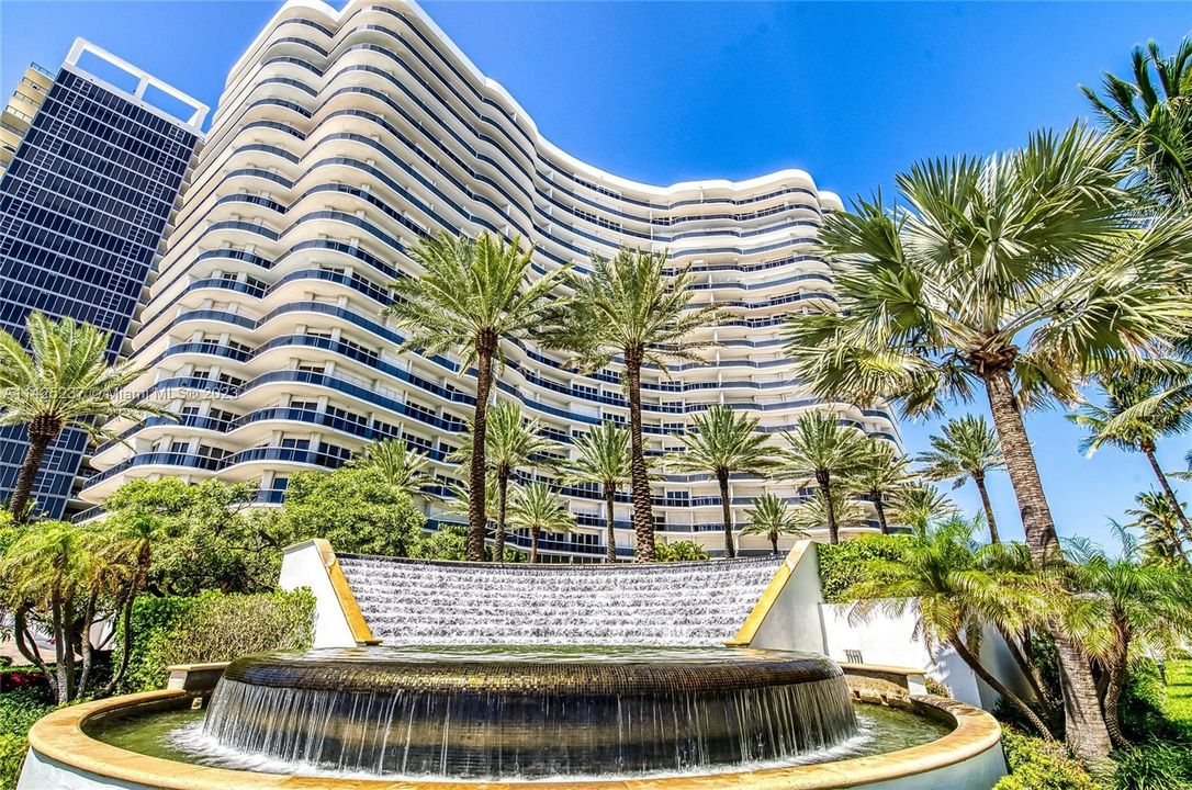 最近售出: $2,990,000 (2 贝兹, 2 浴室, 2160 平方英尺)