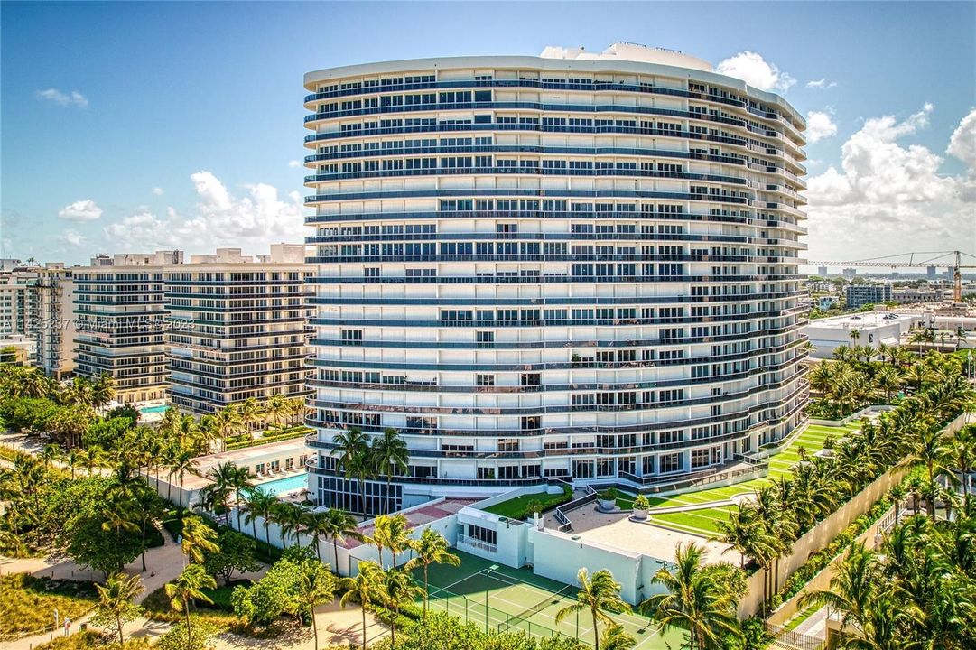 最近售出: $2,990,000 (2 贝兹, 2 浴室, 2160 平方英尺)