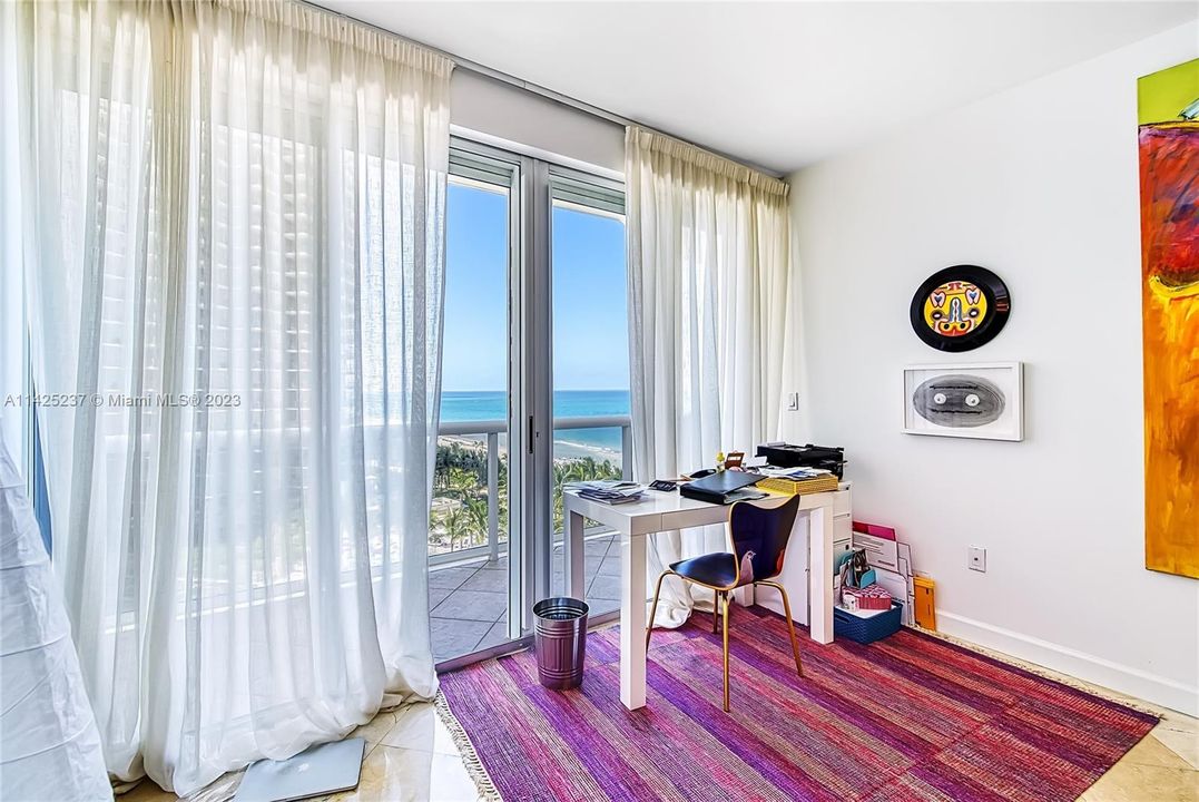 最近售出: $2,990,000 (2 贝兹, 2 浴室, 2160 平方英尺)