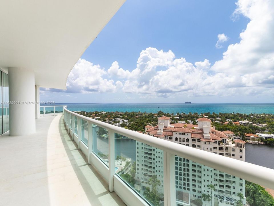 Недавно продано: $5,450,000 (5 спален, 6 ванн, 5792 Квадратных фут)