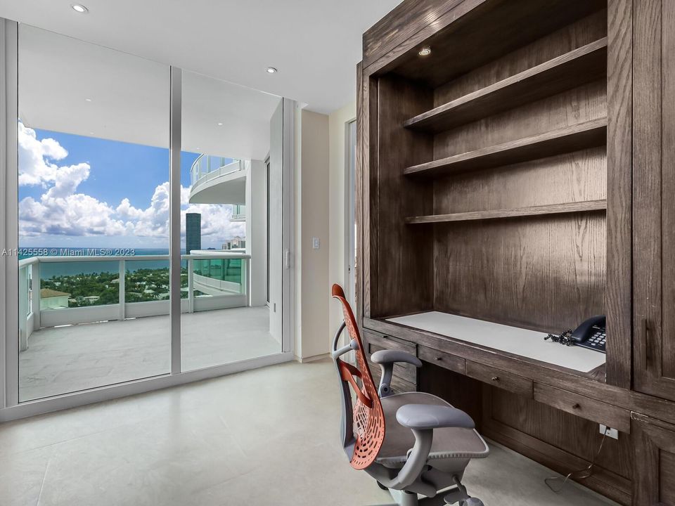 Недавно продано: $5,450,000 (5 спален, 6 ванн, 5792 Квадратных фут)