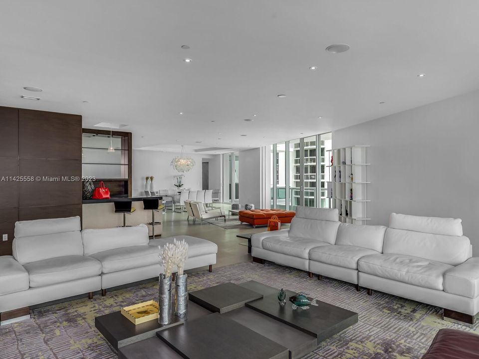 Недавно продано: $5,450,000 (5 спален, 6 ванн, 5792 Квадратных фут)