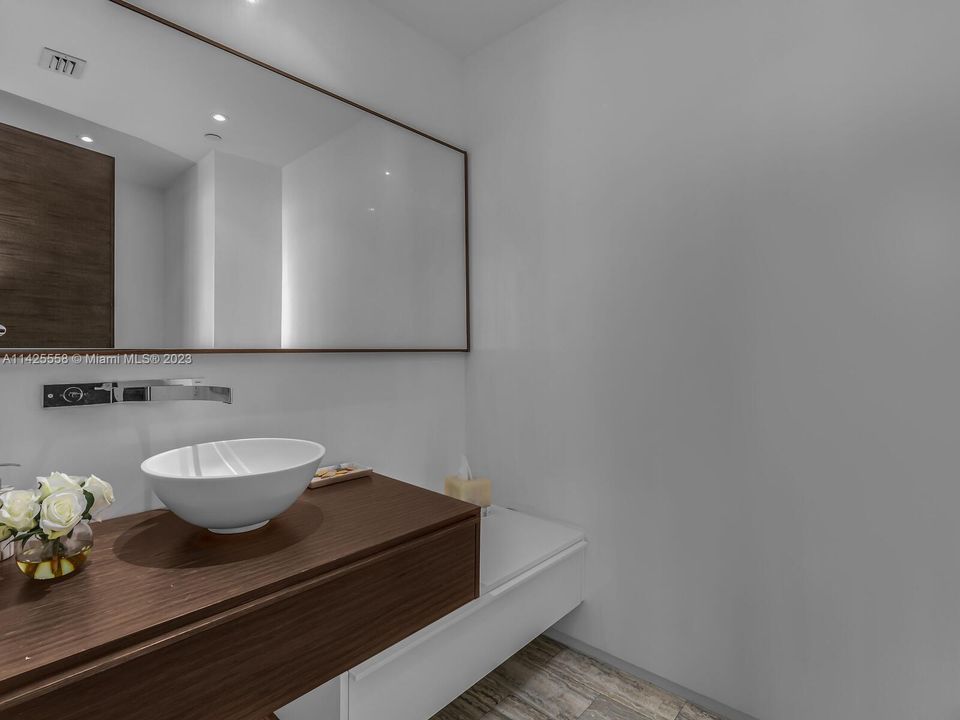 Недавно продано: $5,450,000 (5 спален, 6 ванн, 5792 Квадратных фут)