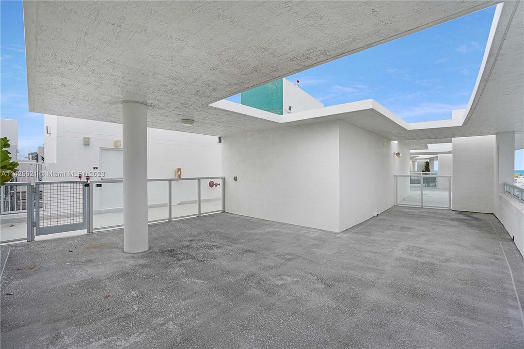 Недавно продано: $975,000 (2 спален, 2 ванн, 938 Квадратных фут)