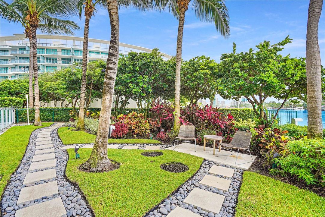 Недавно продано: $975,000 (2 спален, 2 ванн, 938 Квадратных фут)