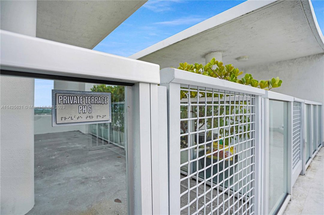 Недавно продано: $975,000 (2 спален, 2 ванн, 938 Квадратных фут)