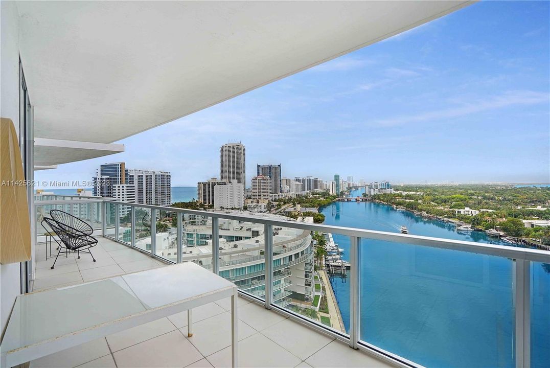 Недавно продано: $975,000 (2 спален, 2 ванн, 938 Квадратных фут)