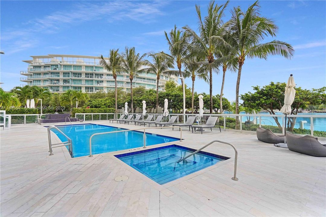 Недавно продано: $975,000 (2 спален, 2 ванн, 938 Квадратных фут)