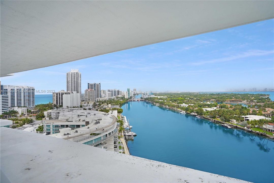 Недавно продано: $975,000 (2 спален, 2 ванн, 938 Квадратных фут)