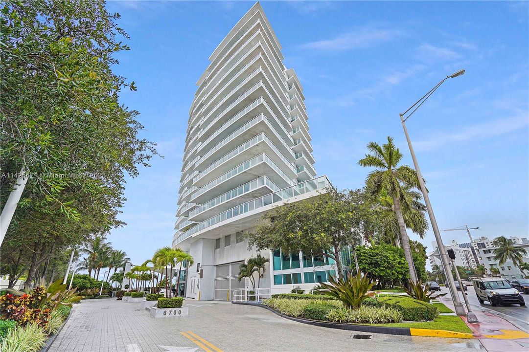 Недавно продано: $975,000 (2 спален, 2 ванн, 938 Квадратных фут)