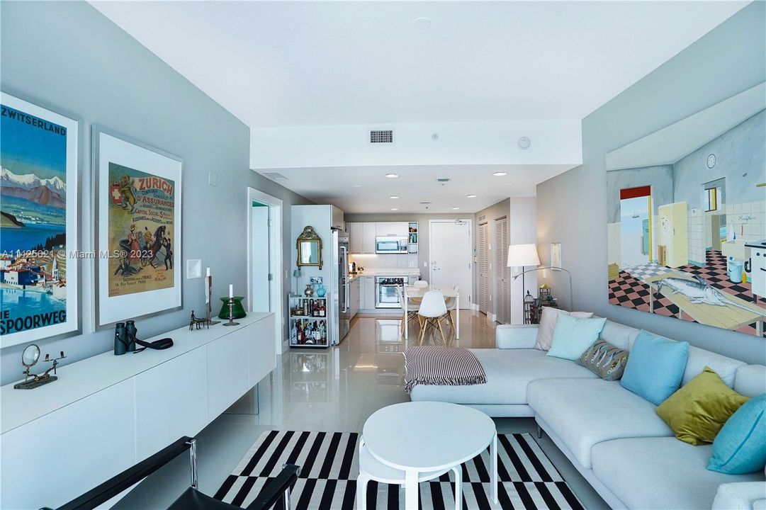 Недавно продано: $975,000 (2 спален, 2 ванн, 938 Квадратных фут)