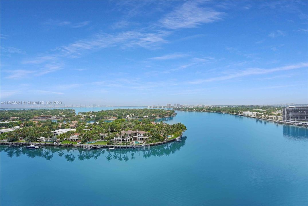 Недавно продано: $975,000 (2 спален, 2 ванн, 938 Квадратных фут)