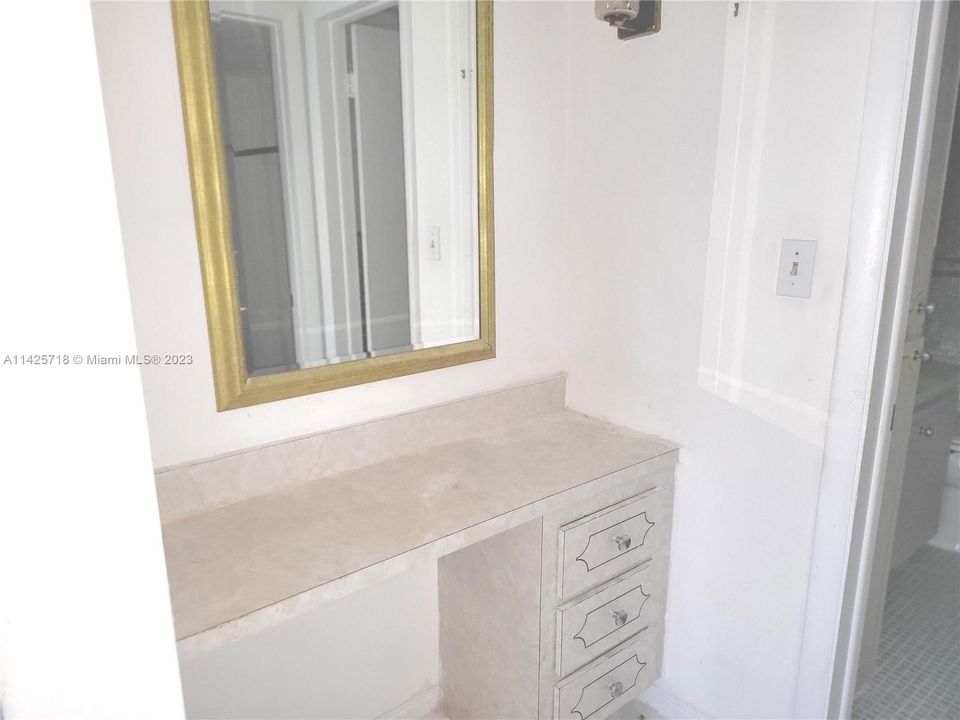 Recently Sold: $142,000 (1 beds, 1 baths, 768 Square Feet)