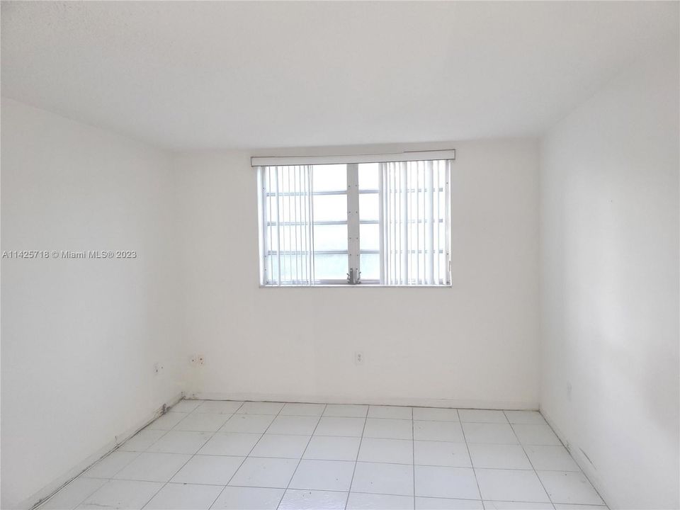 Recently Sold: $142,000 (1 beds, 1 baths, 768 Square Feet)