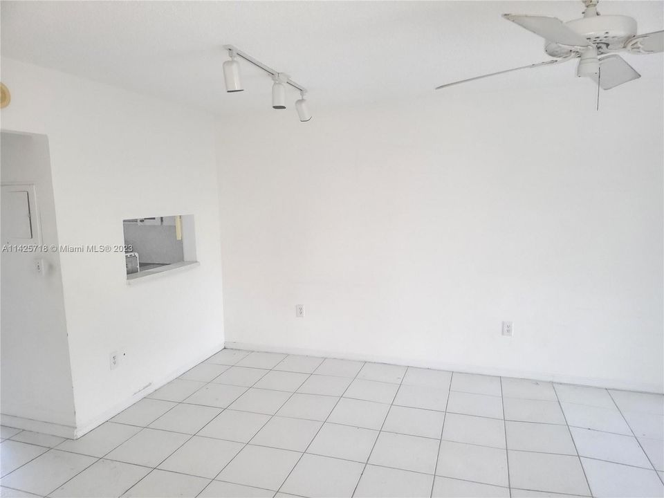 Recently Sold: $142,000 (1 beds, 1 baths, 768 Square Feet)