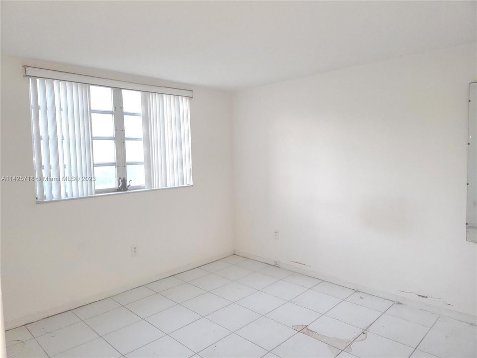 Recently Sold: $142,000 (1 beds, 1 baths, 768 Square Feet)