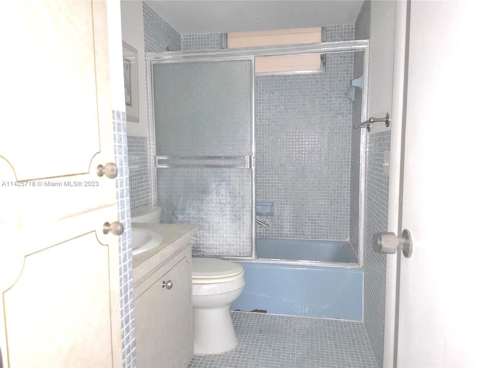 Recently Sold: $142,000 (1 beds, 1 baths, 768 Square Feet)