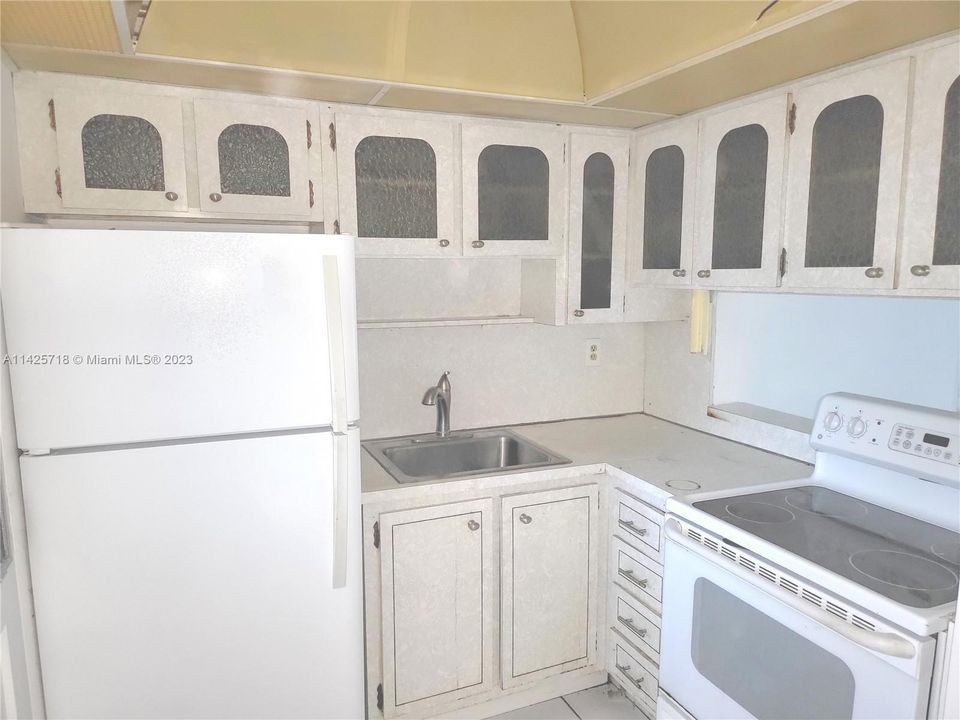 Recently Sold: $142,000 (1 beds, 1 baths, 768 Square Feet)