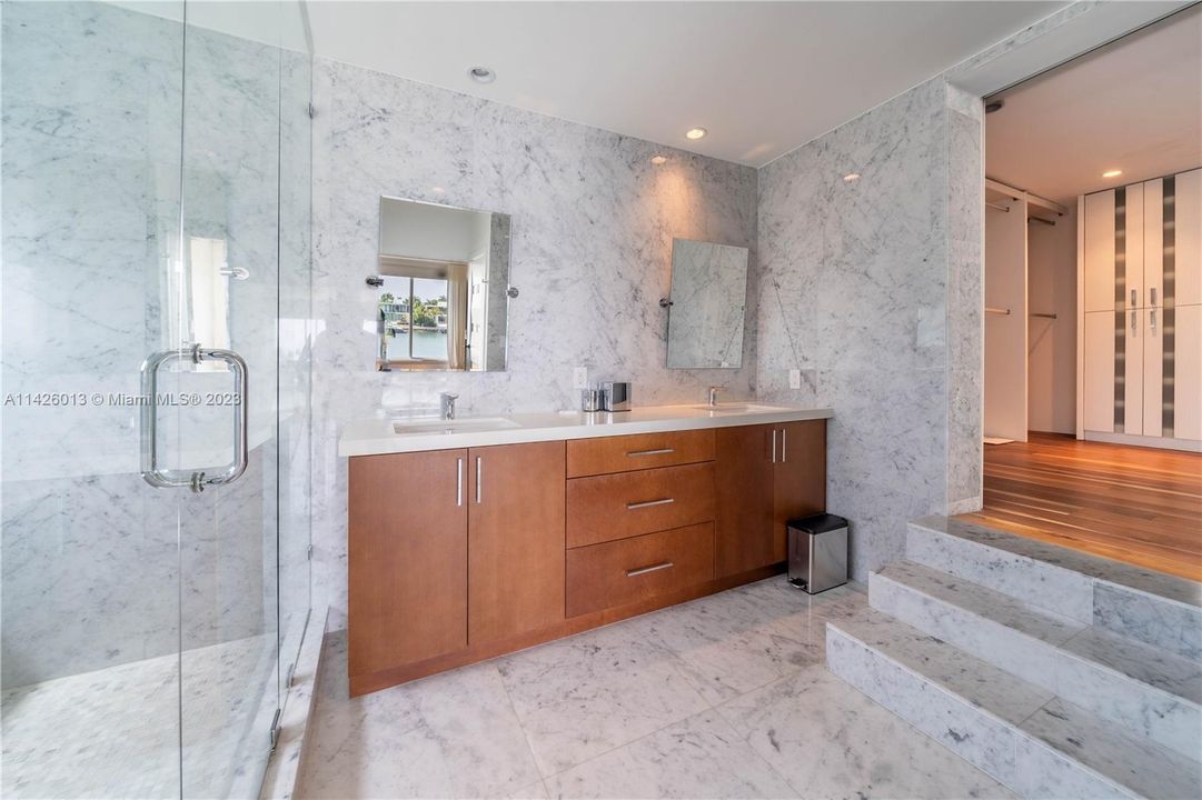 Недавно продано: $8,300,000 (7 спален, 5 ванн, 3795 Квадратных фут)