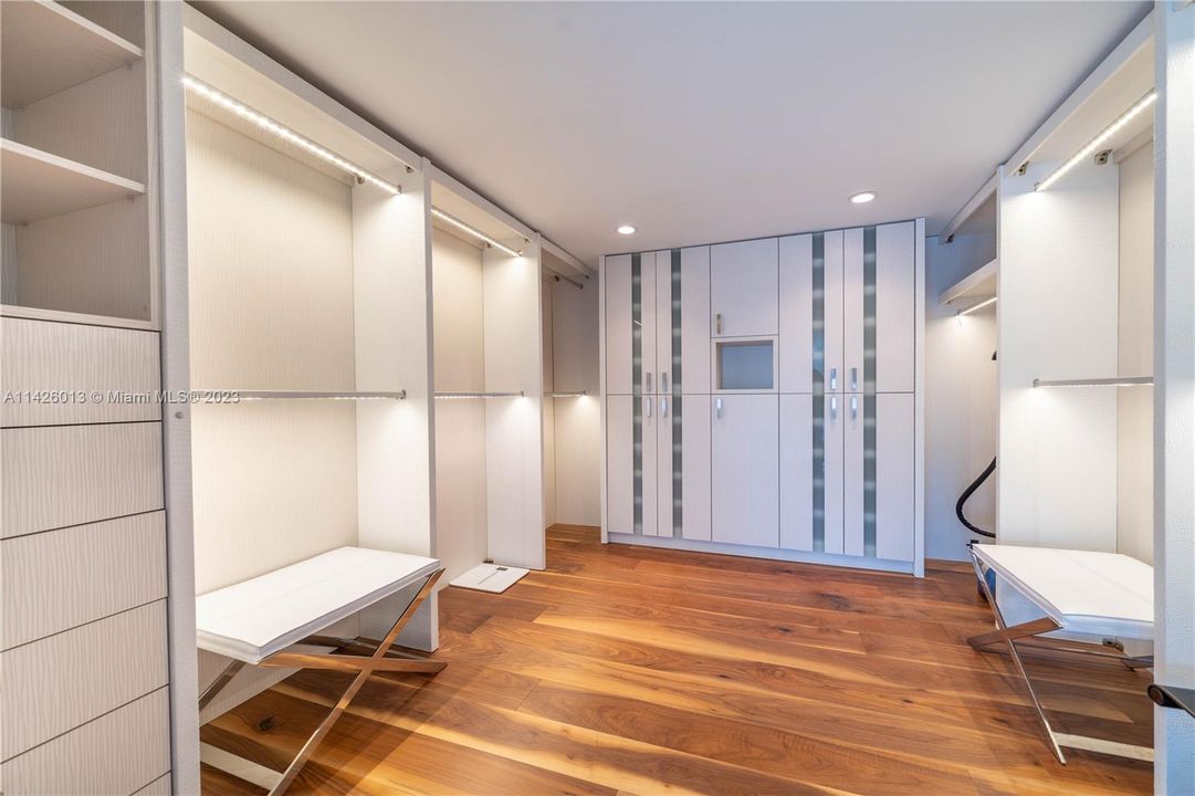 Недавно продано: $8,300,000 (7 спален, 5 ванн, 3795 Квадратных фут)