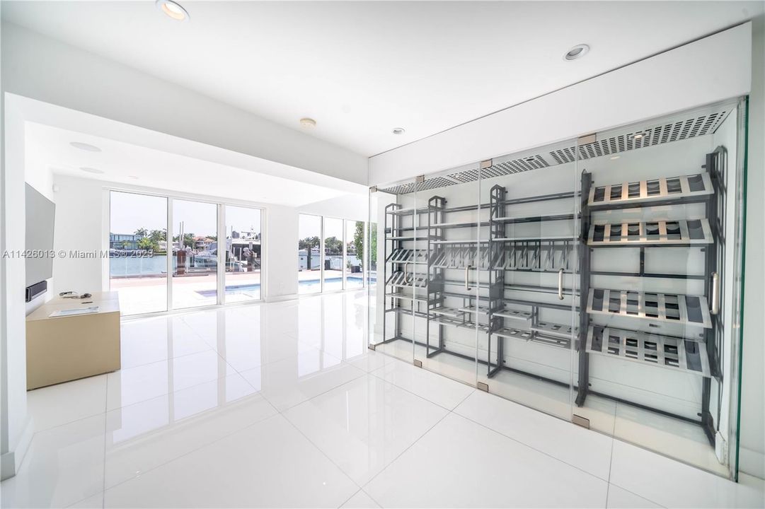 Недавно продано: $8,300,000 (7 спален, 5 ванн, 3795 Квадратных фут)