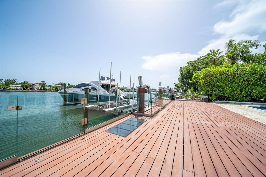 Недавно продано: $8,300,000 (7 спален, 5 ванн, 3795 Квадратных фут)