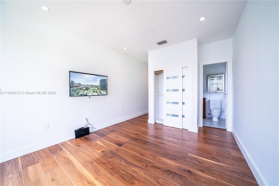 Недавно продано: $8,300,000 (7 спален, 5 ванн, 3795 Квадратных фут)