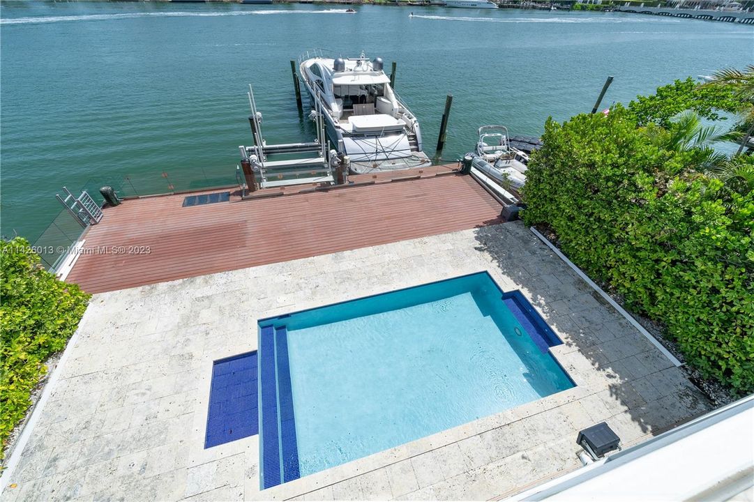 Недавно продано: $8,300,000 (7 спален, 5 ванн, 3795 Квадратных фут)