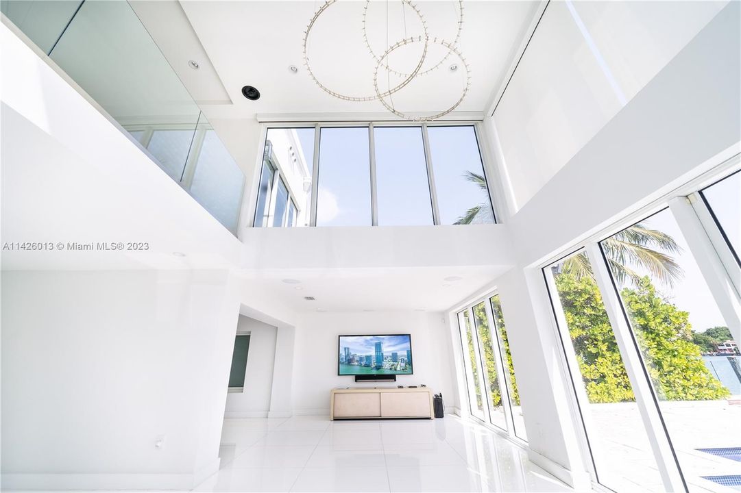 Недавно продано: $8,300,000 (7 спален, 5 ванн, 3795 Квадратных фут)