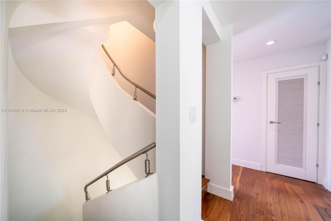 Недавно продано: $8,300,000 (7 спален, 5 ванн, 3795 Квадратных фут)