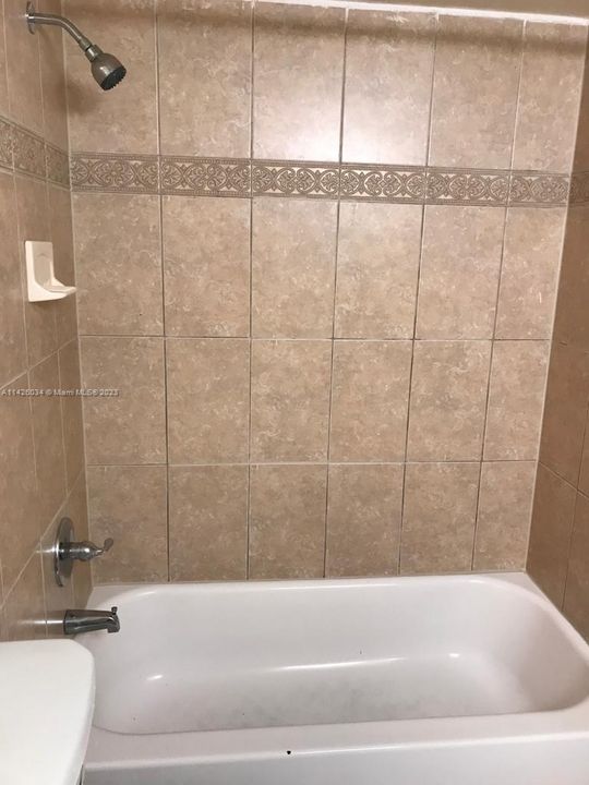 最近租的: $2,100 (2 贝兹, 1 浴室, 770 平方英尺)