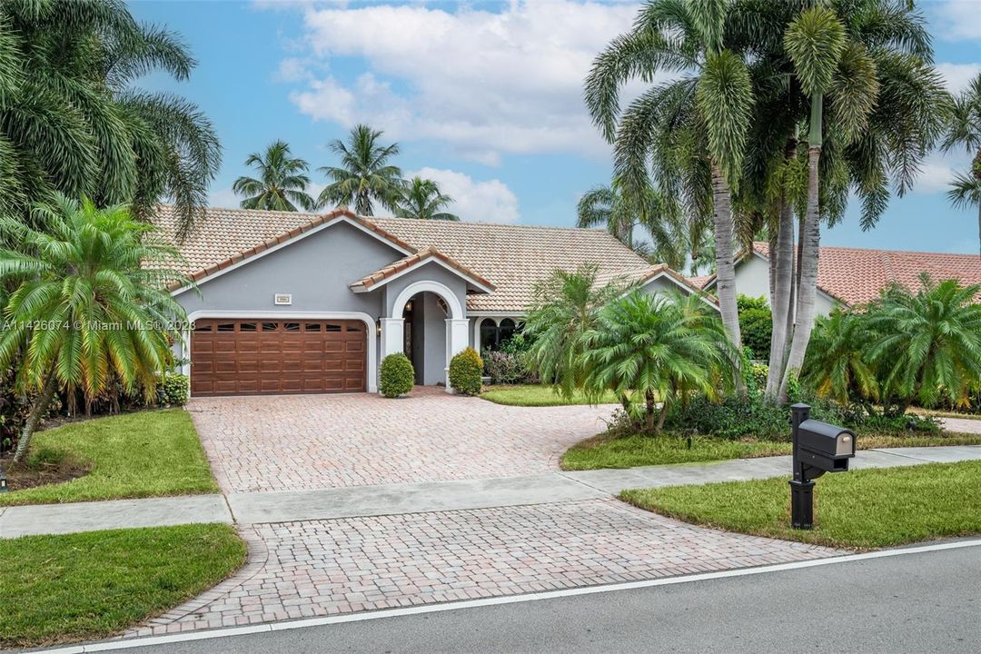 Recently Sold: $1,299,000 (4 beds, 2 baths, 2663 Square Feet)