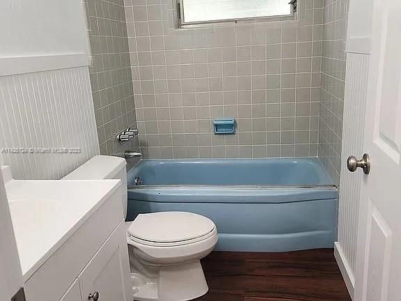 最近售出: $435,000 (3 贝兹, 2 浴室, 1504 平方英尺)