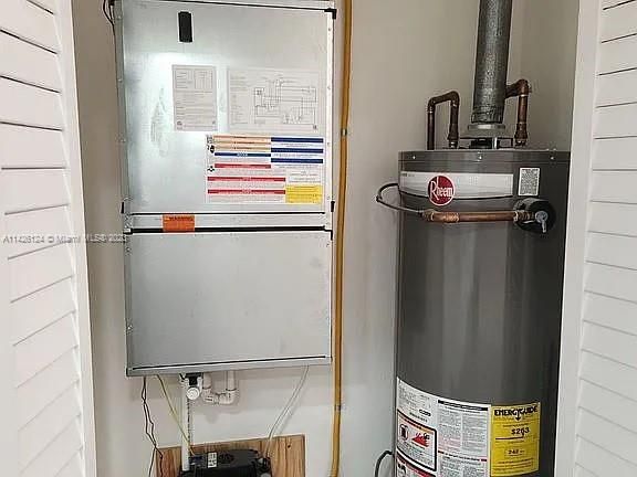 最近售出: $435,000 (3 贝兹, 2 浴室, 1504 平方英尺)