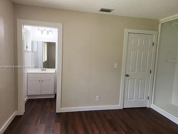 最近售出: $435,000 (3 贝兹, 2 浴室, 1504 平方英尺)