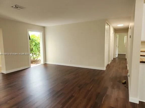 最近售出: $435,000 (3 贝兹, 2 浴室, 1504 平方英尺)