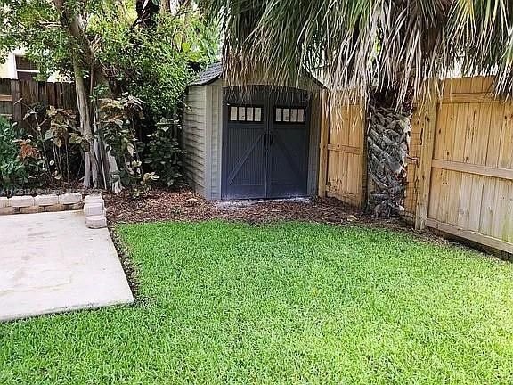 最近售出: $435,000 (3 贝兹, 2 浴室, 1504 平方英尺)