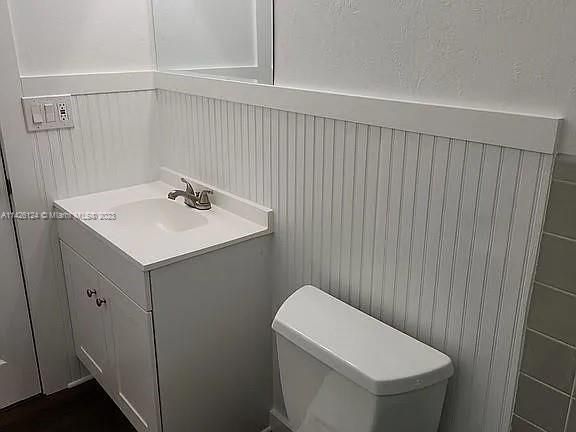 最近售出: $435,000 (3 贝兹, 2 浴室, 1504 平方英尺)